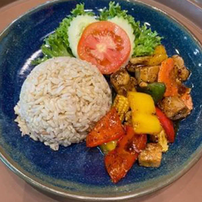 ข้าวราดอบไก่พริกไทดำ